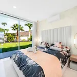 Luxury With Heated Pool & Jacuzzi Near Golf Адехе