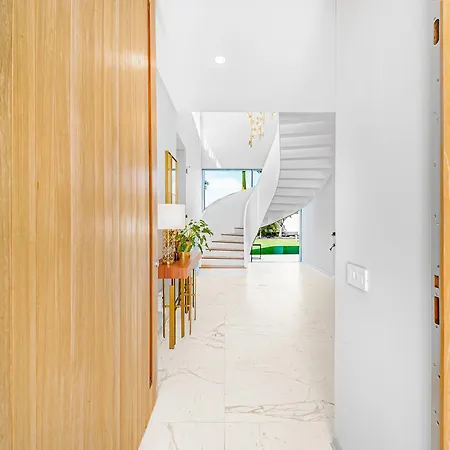 Luxury With Heated Pool & Jacuzzi Near Golf