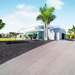 Luxury With Heated Pool & Jacuzzi Near Golf *