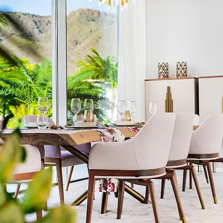 Вілла Luxury With Heated Pool & Jacuzzi Near Golf *