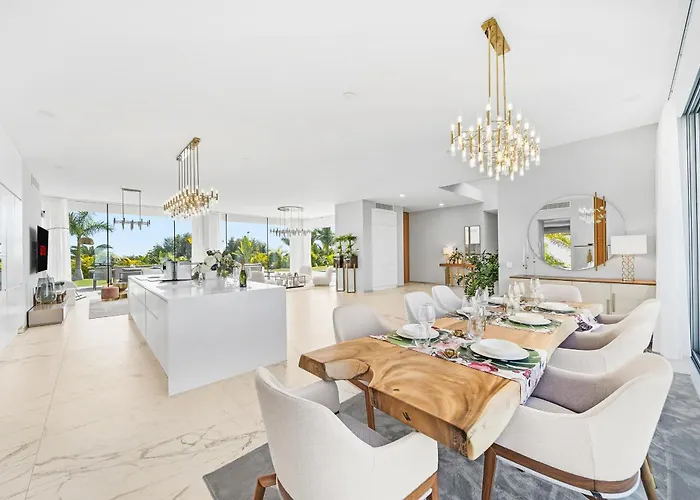 Вілла Luxury With Heated Pool & Jacuzzi Near Golf