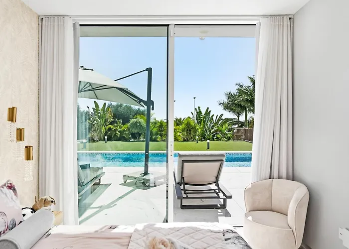 Вілла Luxury With Heated Pool & Jacuzzi Near Golf *