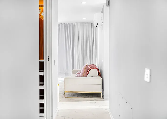 Luxury With Heated Pool & Jacuzzi Near Golf Вілла