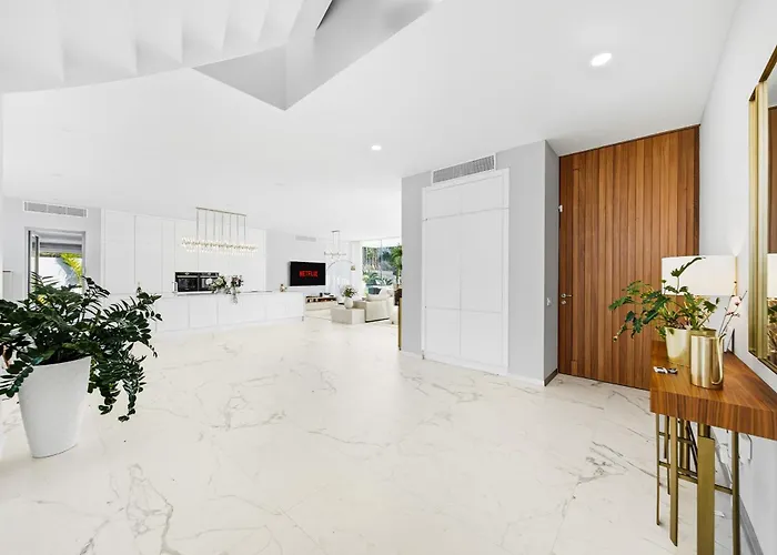 Luxury With Heated Pool & Jacuzzi Near Golf Вілла *