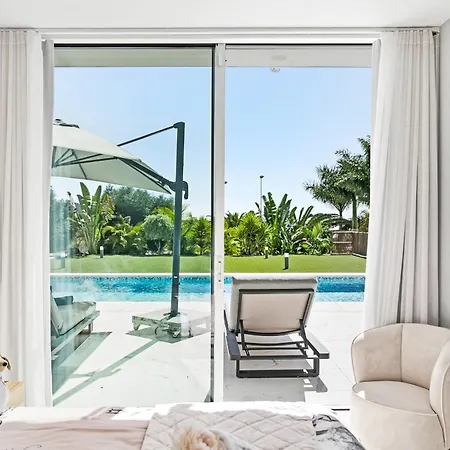 Βίλα Luxury With Heated Pool & Jacuzzi Near Golf *