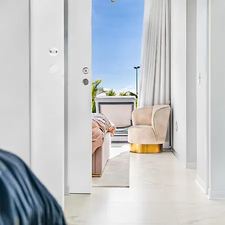 Luxury With Heated Pool & Jacuzzi Near Golf * アデヘ