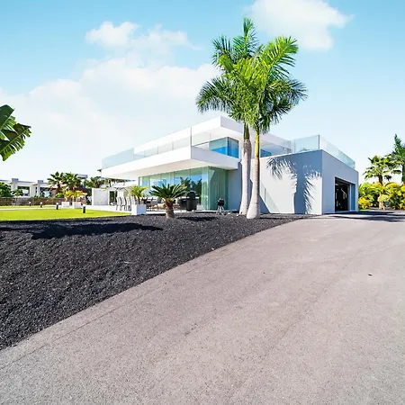 Luxury With Heated Pool & Jacuzzi Near Golf *
